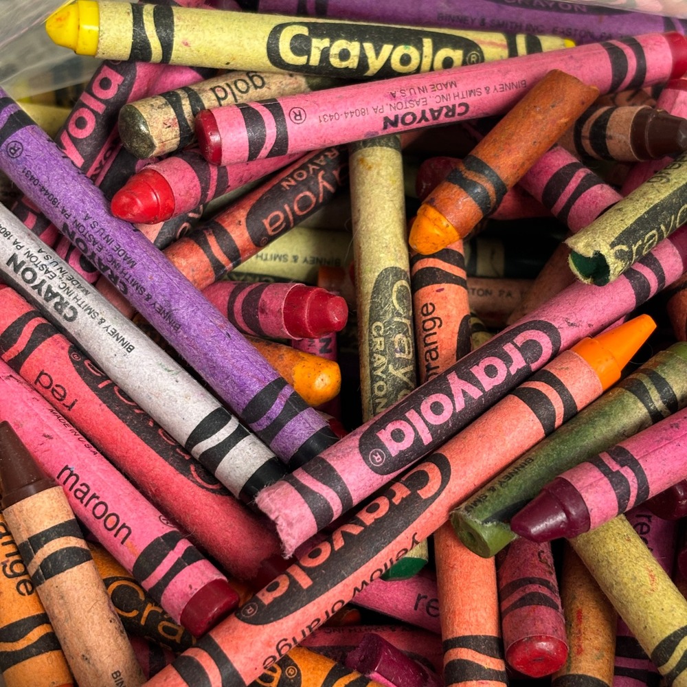 Vintage Crayola Crayon Lot Binney & Smith 1lb 12oz Mixed Colors Made in USA